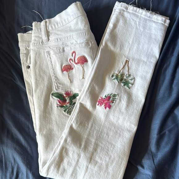 Whimsical Pink and White Skinny Jeans with Floral Embroidery - Picture 7 of 7